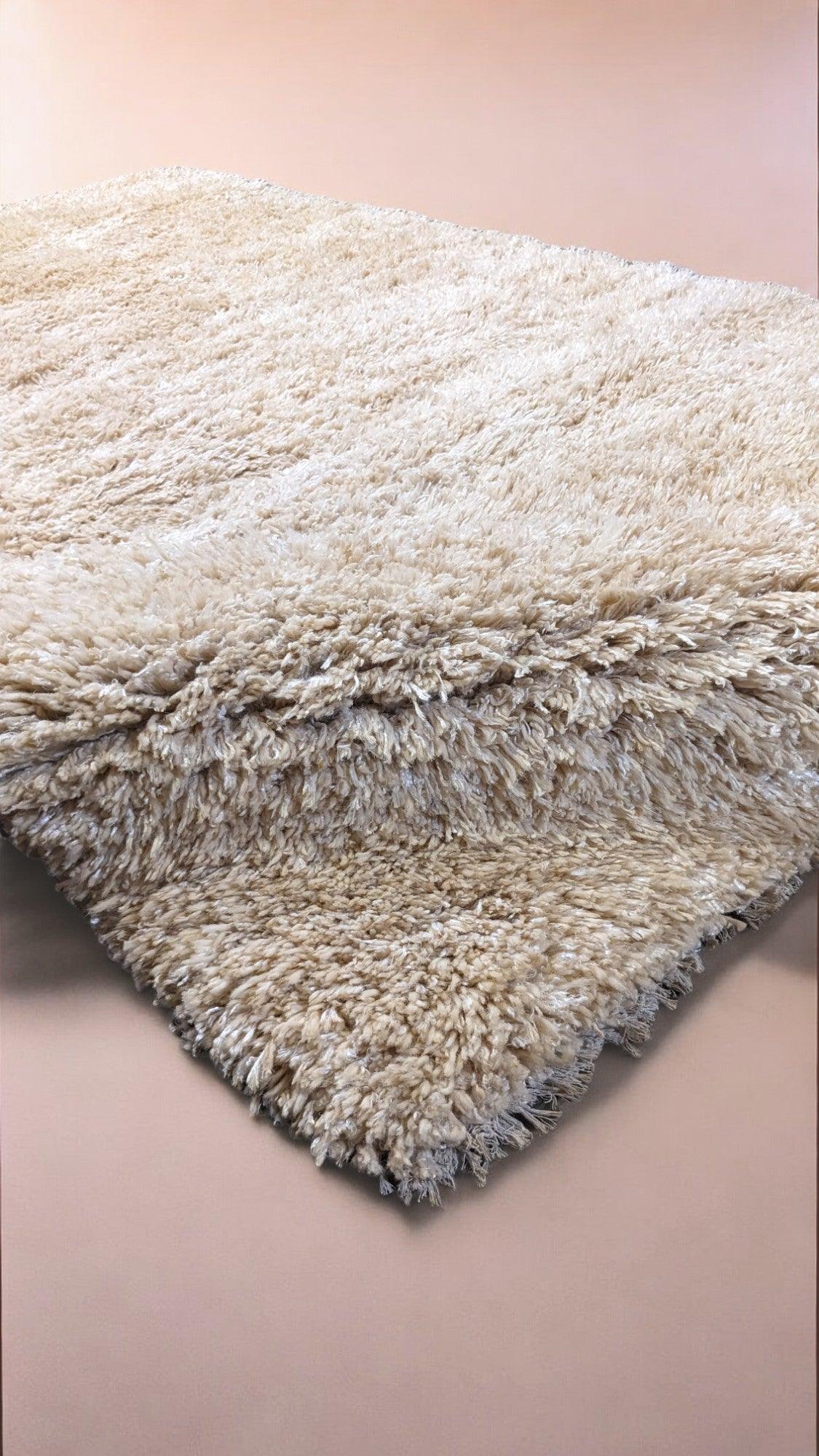 Lumen Shaggy Hand Knotted Rug - 266 x 193 cm